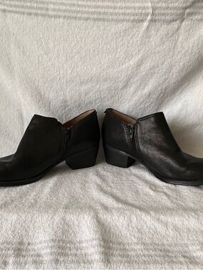 Women’s ankle bootie